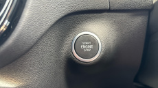 Volvo Xc40 2.0 B4P R DESIGN Pro 5dr Auto [7 speed] Petrol Estate